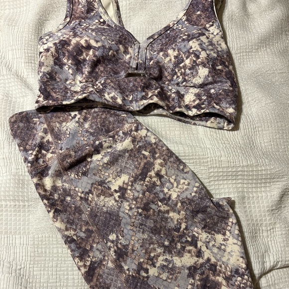 Ellie active wear - Picture 6 of 7